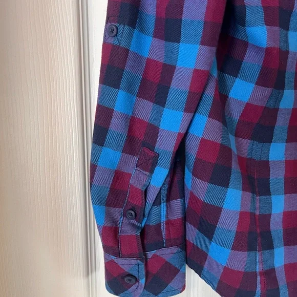 Duluth Trading Co Blue & Burgundy Plaid Button-Front Shirt - Picture 5 of 6